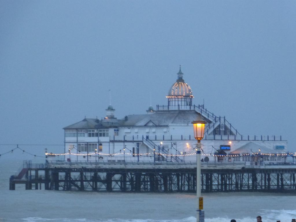 The Iverna Eastbourne Luaran gambar