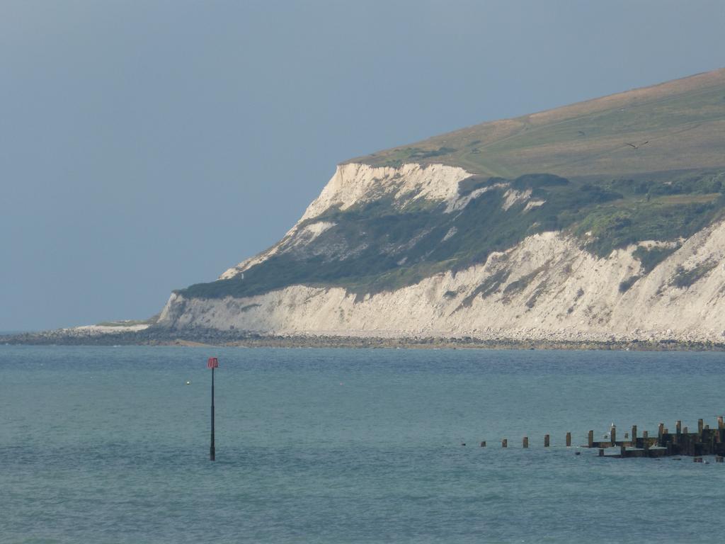 The Iverna Eastbourne Luaran gambar